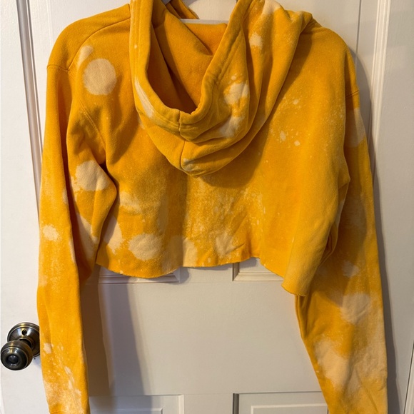 Red Oak Yellow USC Cropped Hoodie - Picture 2 of 4